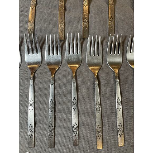 51 Pc Set Oneida Orlando Profile Stainless Flatware Silverware - Picture 15 of 16